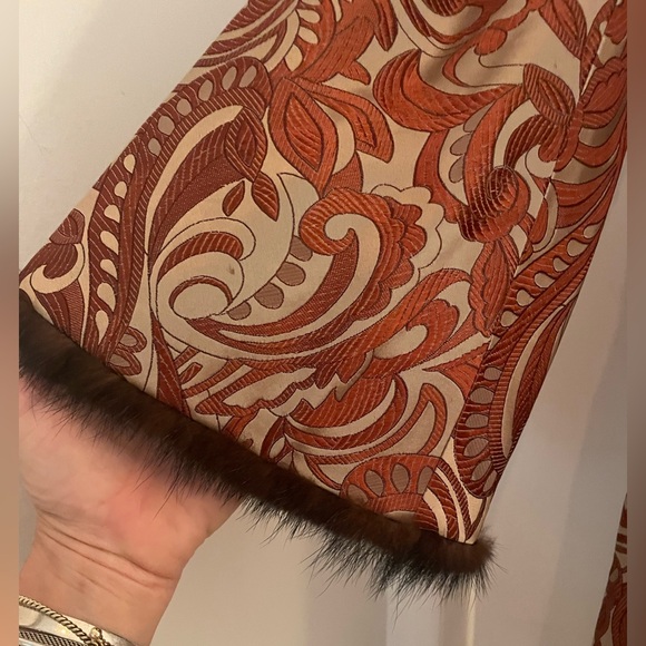 Grace Chuang 100% Silk Orange and Gold Brocade Coat - Picture 6 of 11